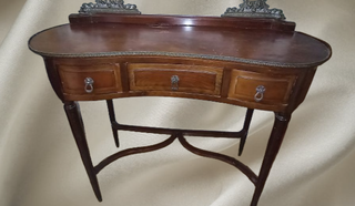 Tocador ppios.s.XX con espejo y candelabros