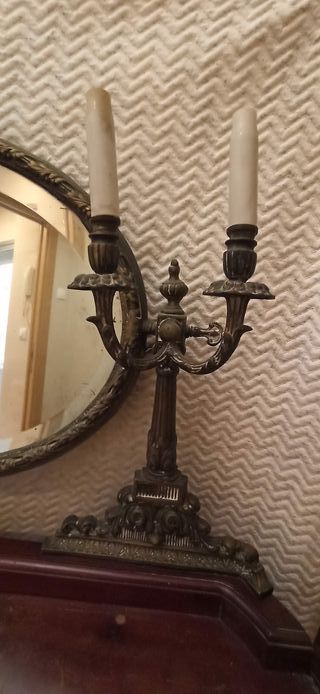 Tocador ppios.s.XX con espejo y candelabros