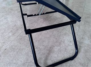 Tavolo pieghevole per laptop con portabicchieri