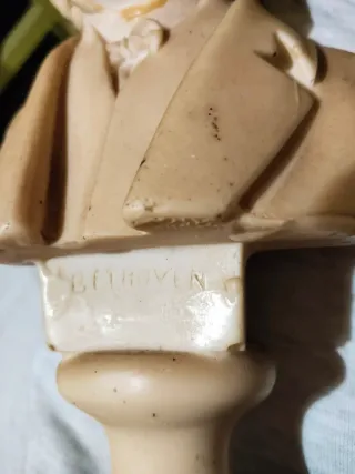 Busto de Beethoven en piedra