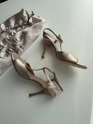 Zapatos Tango Agape Hechos a Mano Beige/Oro