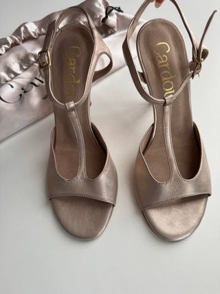 Zapatos Tango Agape Hechos a Mano Beige/Oro