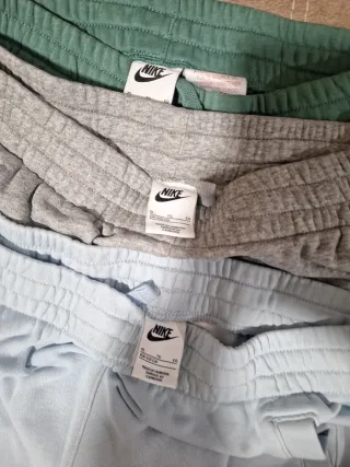 Bermudas Nike color Grises, Verdes y celeste.