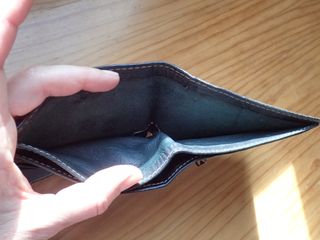 Cartera de piel de camello hecha a mano