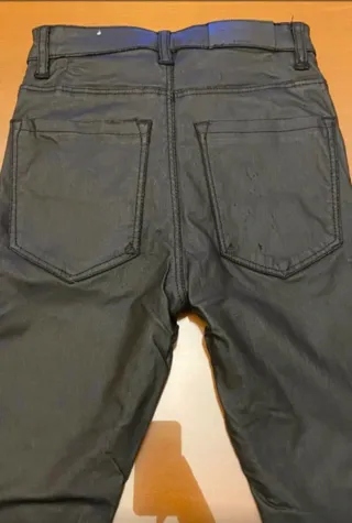 Pantalón cuero negro talla 32