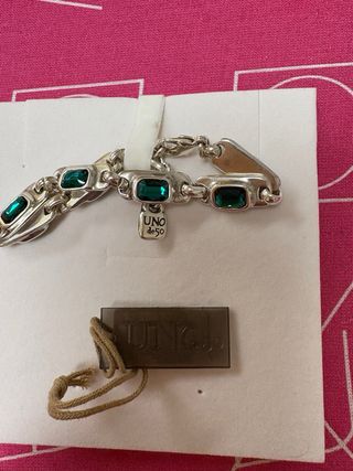 Pulsera Uno de 50 con piedras verdes