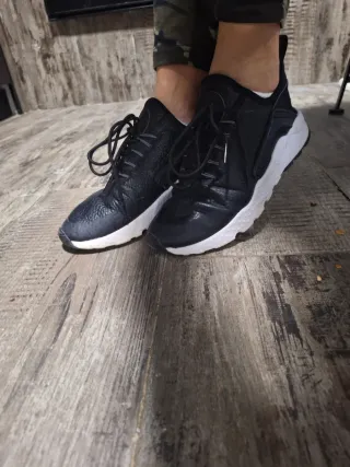 Nike Air Huarache Scarpe Ginnastica 36.5