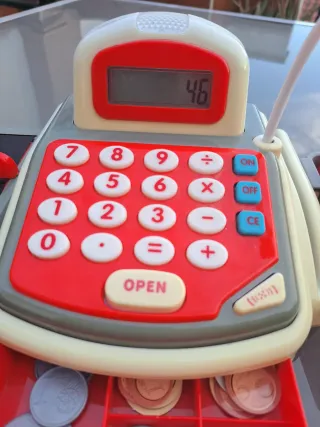 Caja registradora de juguete con calculadora