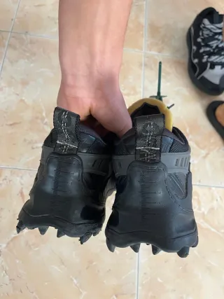 Off-White Zapatillas Negras y Moradas