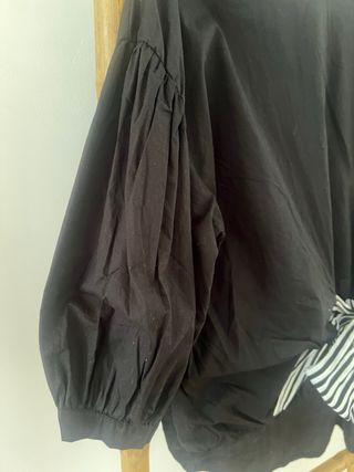 Blusa de chica. Marca October. Talla L