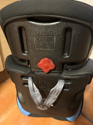 Silla de coche Piku azul y negra