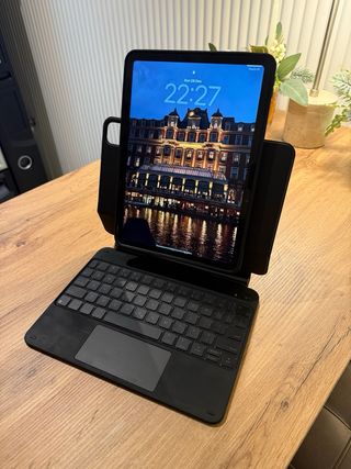 iPad Air M3 11* 128GB WiFi Plata / ESR Teclado US