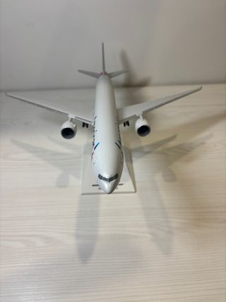 Maqueta Avión American Airlines B777 1:200