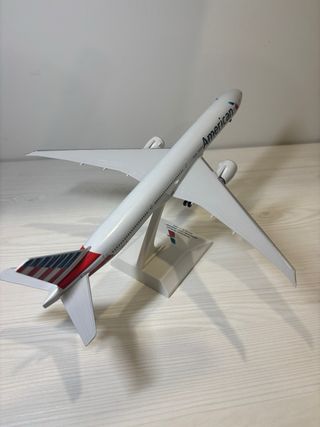 Maqueta Avión American Airlines B777 1:200