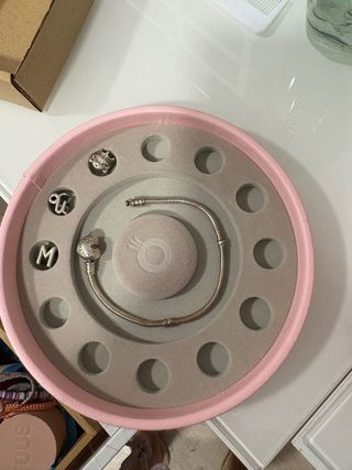 Pulsera Pandora Rosa y 3 charms