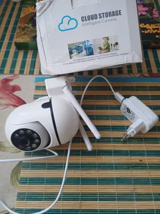 Cámara Wi-Fi D-Link Día/Noche