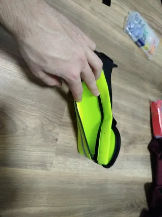 Riñonera móvil con salida para cascos