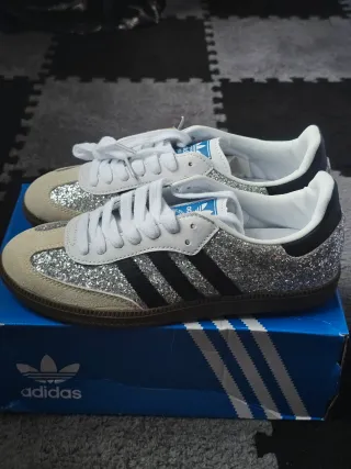 Adidas Samba OG glitter plateado