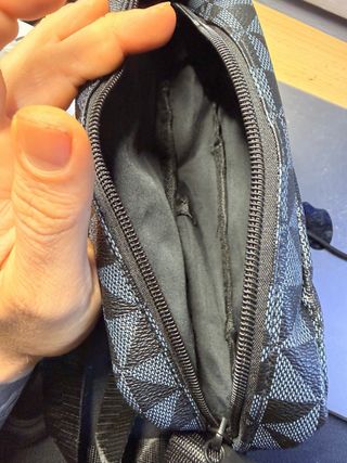 Bolso bandolera estampado tiburón