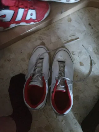 Jordan Blancas Desgastadas Talla 42