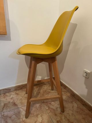 Taburete alto amarillo asiento polipiel