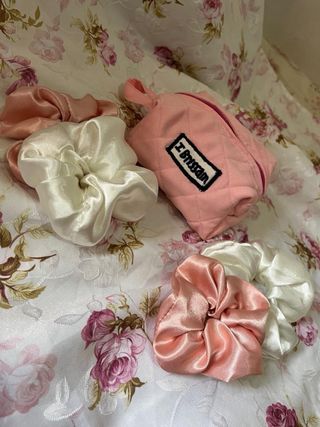 Bolsos, neceseres y estuches personalizables.