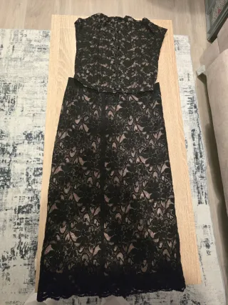 Conjunto de corpiño de fiesta negro encaje y falda