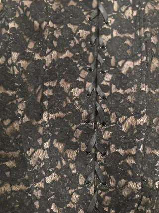 Conjunto de corpiño de fiesta negro encaje y falda