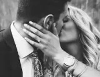 “Mensajes de WhatsApp que reabren conversaciones"