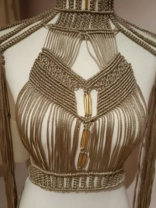 Top Hombros Macramé Beige y Dorado