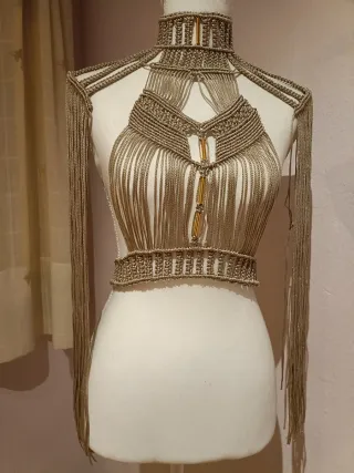 Top Hombros Macramé Beige y Dorado