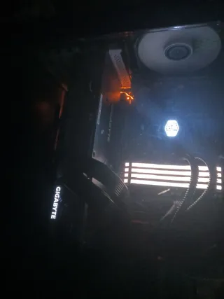 Gigabyte RX 7600 XT 16GB Tarjeta Gráfica