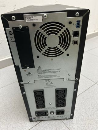 APC Smart-UPS SMT2200I Negro