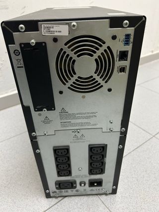 APC Smart-UPS SMT2200I Negro