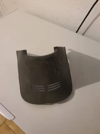 Tapa bajo asiento Honda Sky 50