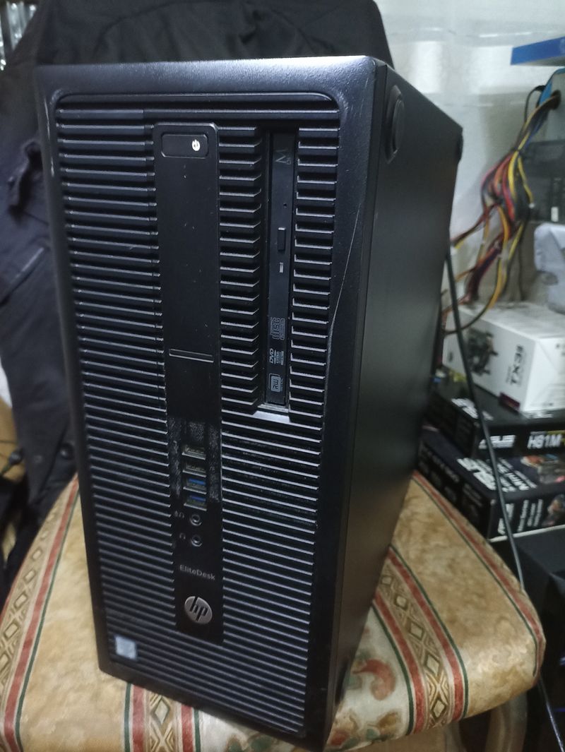 HP EliteDesk  Windows 11 - i5 - 8GB DDR4 - 500GB