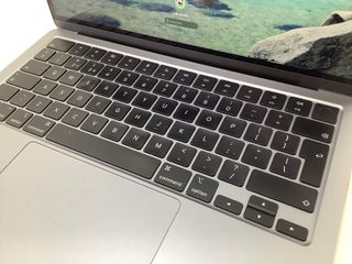 portatil apple apple macbook air m2 8-core 3.4 13 (8gpu) (2022) (a2681)