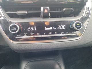 Toyota Corolla 1.8 125H BUSINESS PLUS E-CVT