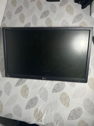 Monitor LG Flatron con raya