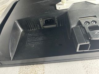 Monitor LG Flatron con raya