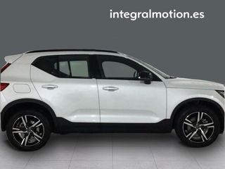 Volvo XC40 2.0 B3 G Plus Dark Auto
