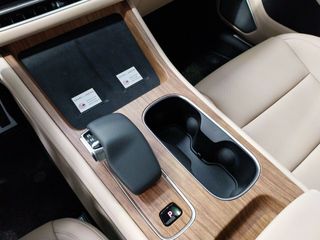 Seres 5 SERES 5 Standard (2WD)