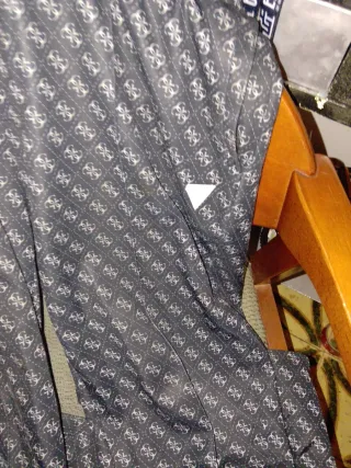 Pantalón chándal Guess Negro y Gris