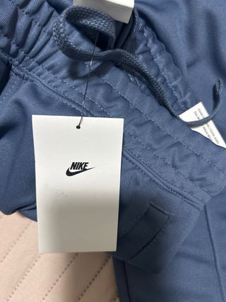 Conjunto chándal Nike blanco y azul