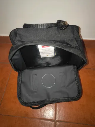Mochila Fjallraven Kanken Negra 16L