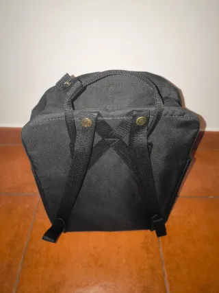 Mochila Fjallraven Kanken Negra 16L