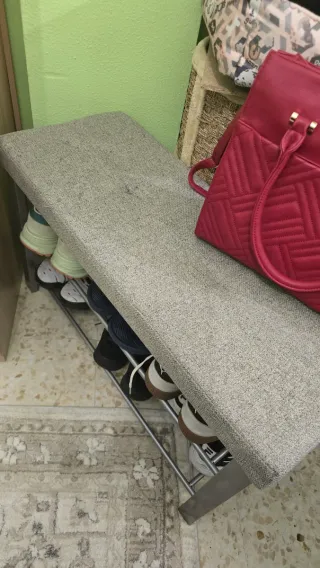 -'Zapatero banco gris