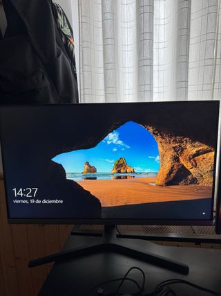 Monitor Samsung 4K Negro