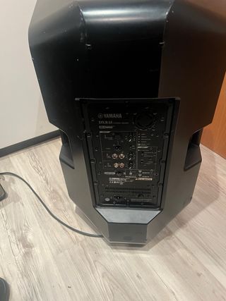 Altavoz Yamaha DXR15 para piezas