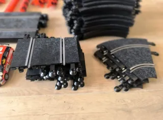 Scalextric: 5 coches y pistas